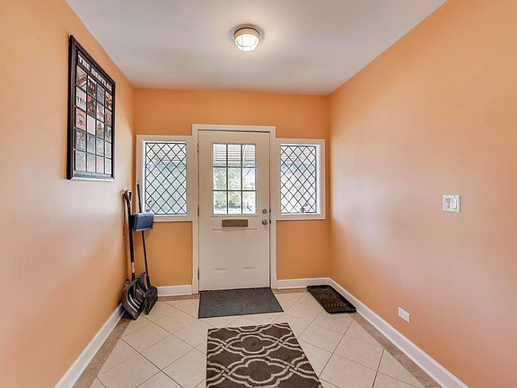 5th image of 4544 N Mulligan Ave
