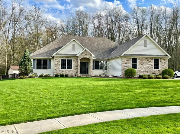 5282 Berkshire Dr, Sheffield Village, OH 44054