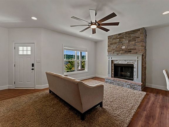 3rd image of 681 Allen Michael Ct