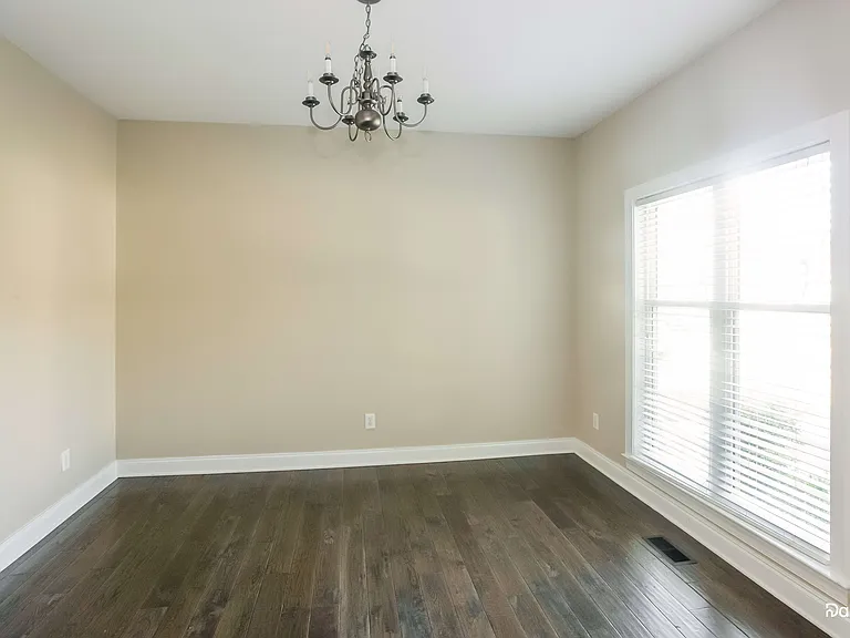 1402 Troon Dr — Photo 6