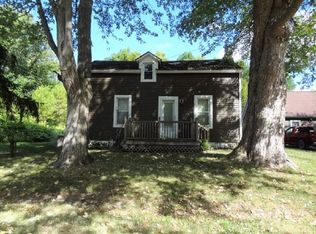 8852 Short Cut Rd, Fair Haven, MI 48023