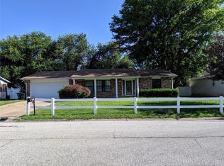 216 Toulon Ct, Fairview Heights, IL 62208