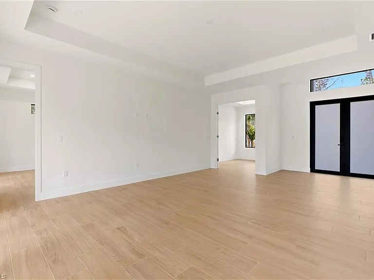 1514 47th Ave NE — Photo 9