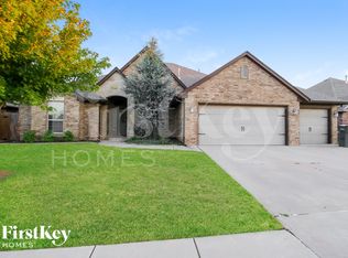 11216 SW 38th St, Mustang, OK 73064
