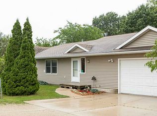 3296 Linn Buchanan Rd, Coggon, IA 52218