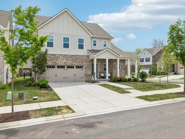 702 Omaha Dr, Gallatin, TN 37066