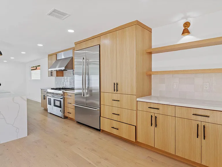 5261 Allott Ave — Photo 7