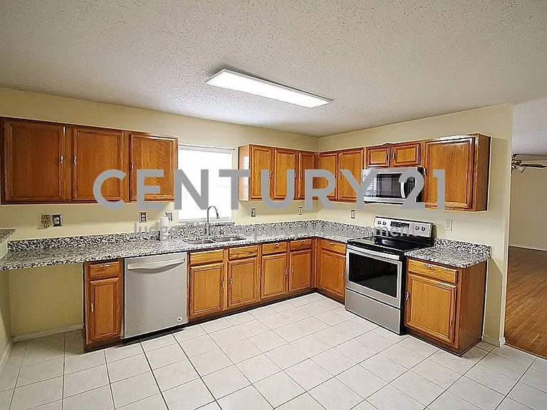2936 Santa Sabina Dr — Photo 3