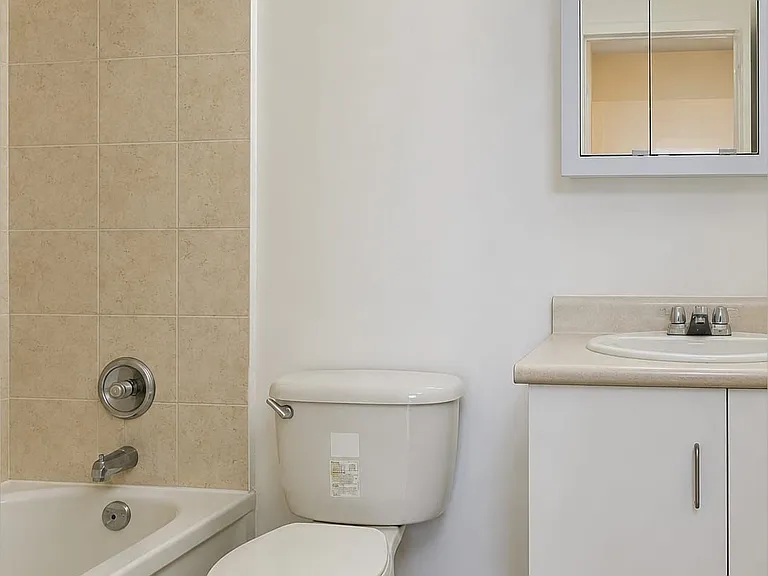 1665 Bloor St E #1015 — Photo 9