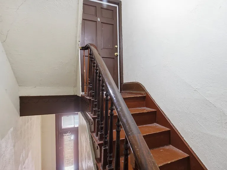 122 E University Ave — Photo 3