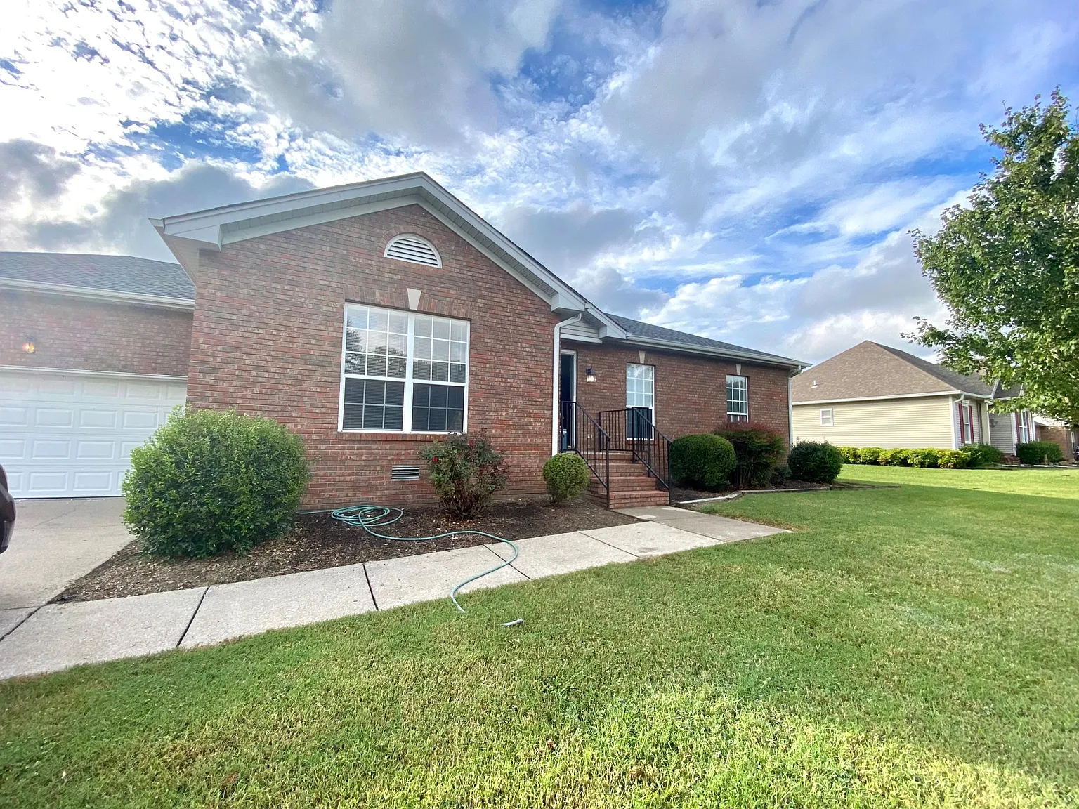 3 bed, 1375 sqft, $2,000 — Photo 1