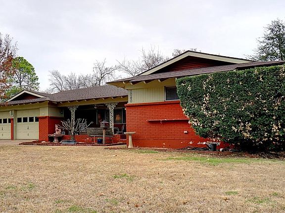 2nd image of 1040 Mary Dr