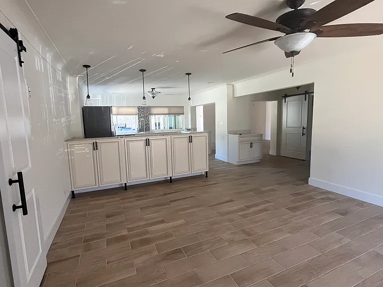 7039 Hibiscus Ave S — Photo 4