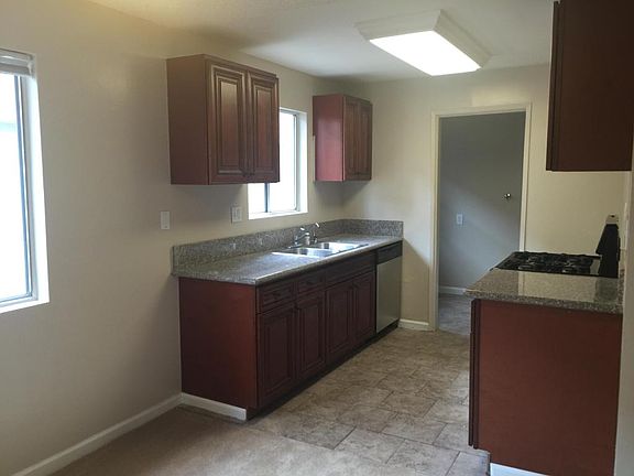 3rd image of 20202 Cohasset St Unit 14