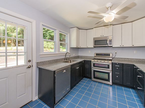 5th image of 321 E Mount Pleasant Ave
