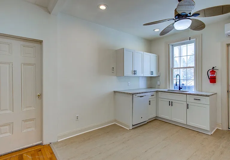 515 Locust St #2 — Photo 12