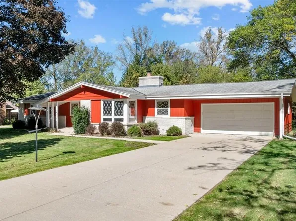 12320 West Somerset DRIVE, Franklin, WI 53132