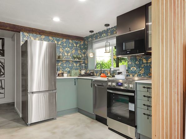 852 Wind River Hwy #2