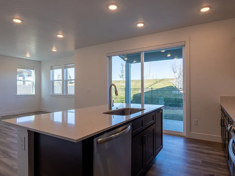 8238 W Fern St — Photo 10
