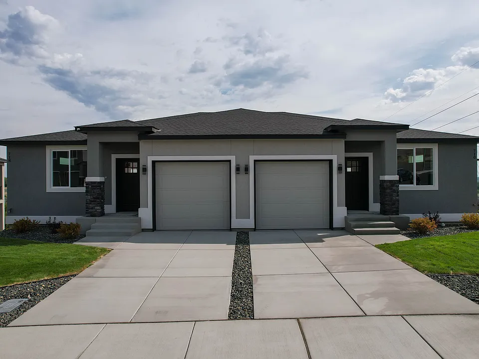 827 Rio Vista Loop