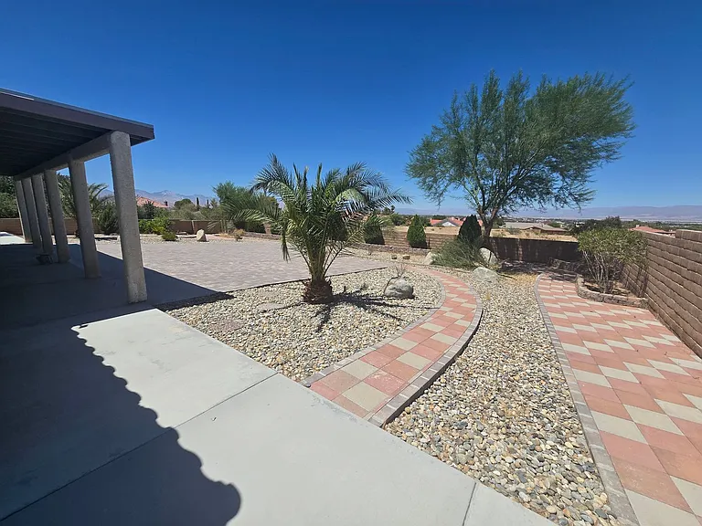 136 W Cielo Ave — Photo 15