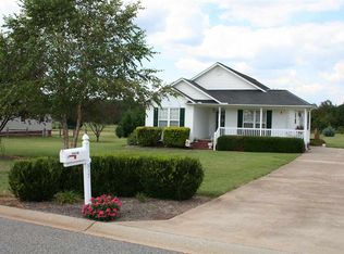 517 White Rose Ln, Boiling Springs, SC 29316