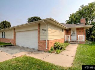 9307 Decatur Plaza Cir, Omaha, NE 68114