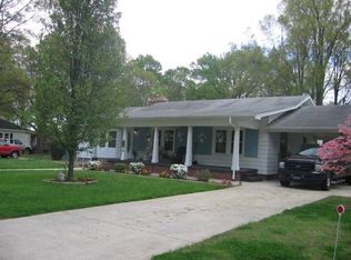 831 Pine St, Mooresville, NC 28115