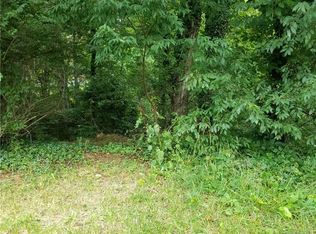 000 Hawthorne Ave #6, Swannanoa, NC 28778