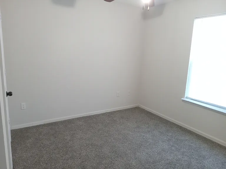 1601 Jefferson Ct — Photo 12
