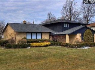 2401 Brian Dr, Beachwood, OH