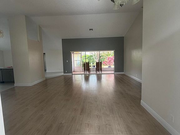 2nd image of 1401 Hideaway Bnd