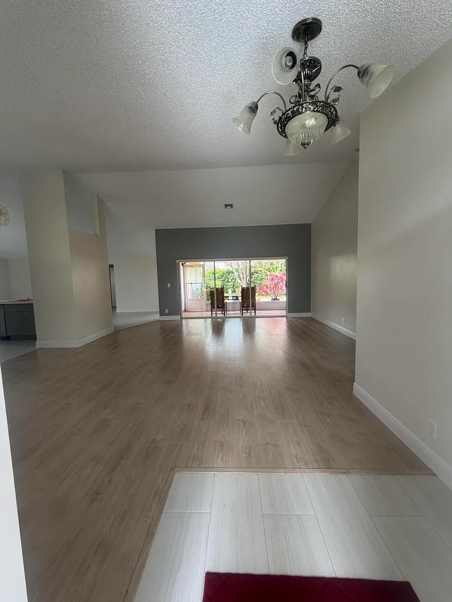 Building Photo - 1401 Hideaway Bnd