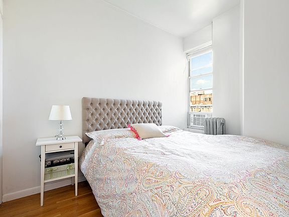 4th image of 64 Macdougal St APT 19