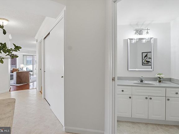 3rd image of 2121 Jamieson Ave Unit 509