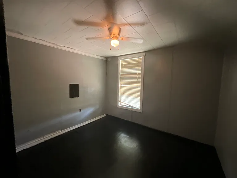 1003 S Main St — Photo 3