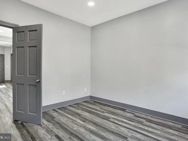 553 Wunder St #2 — Photo 13