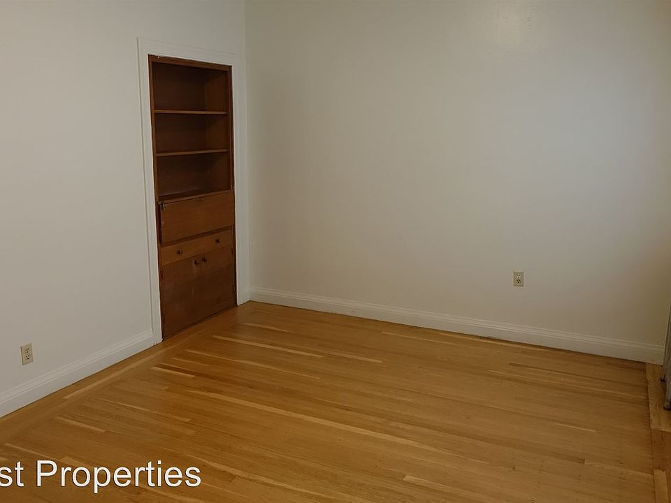 2nd image of 2119 Hearst Ave APT 12