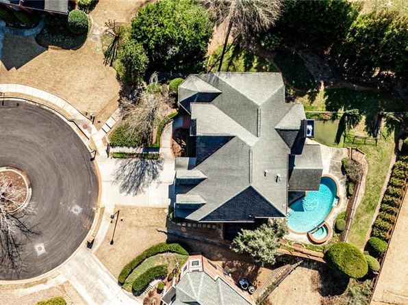 389 Mill Creek Bnd NE, Atlanta, GA 30307