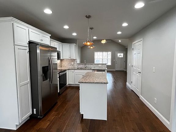 5th image of 3430 Crawford Dr SE
