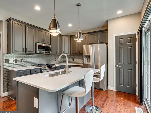 3233 Theodore R Hagans Dr NE, Washington, DC 20018