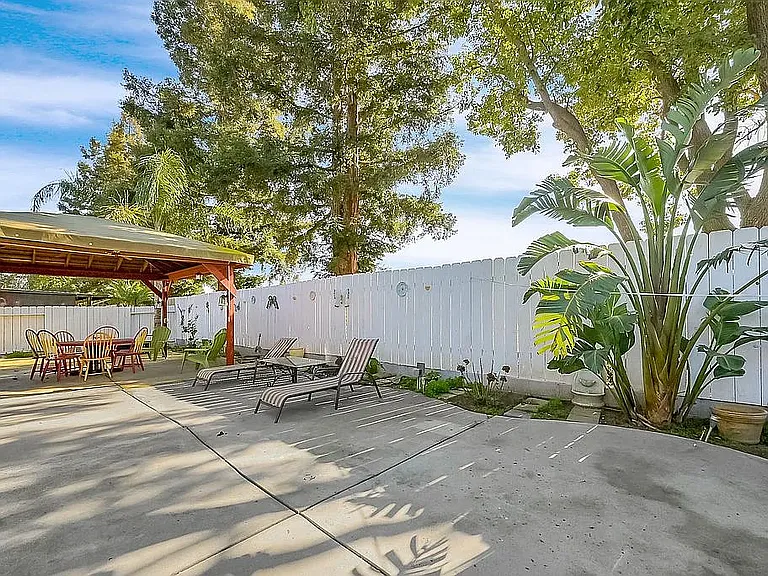 2052 Gold River Dr — Photo 6