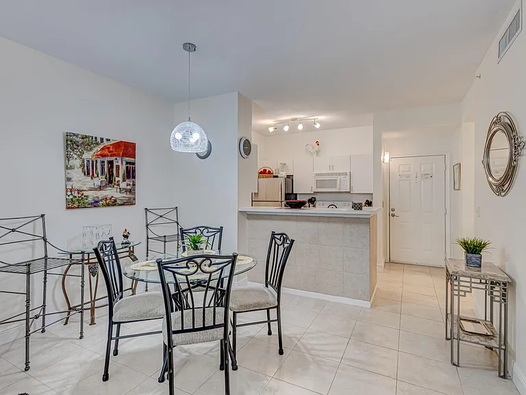 630 Sapodilla Ave #112 — Photo 14