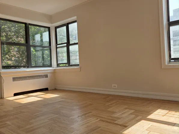 195 Bennett Avenue image 2 of 10