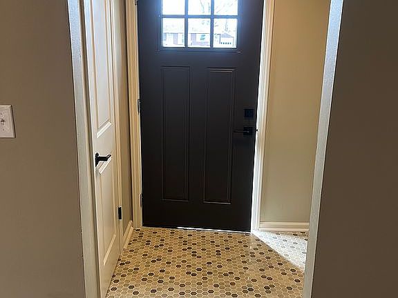 3rd image of 3511 Garden Ave