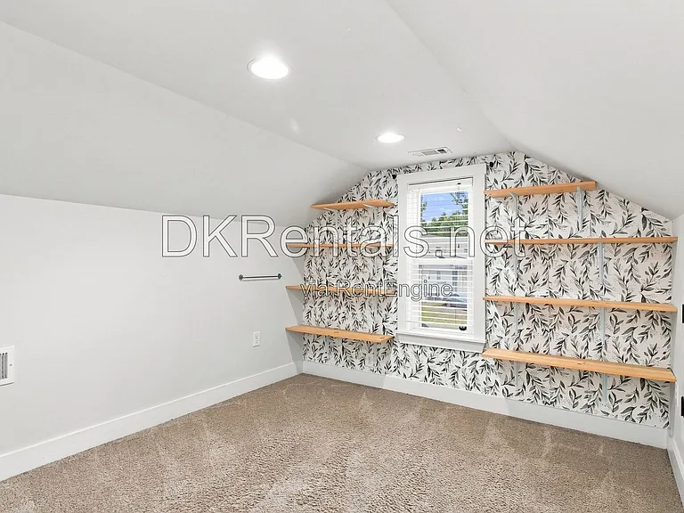 1845 Vesta Ave — Photo 11