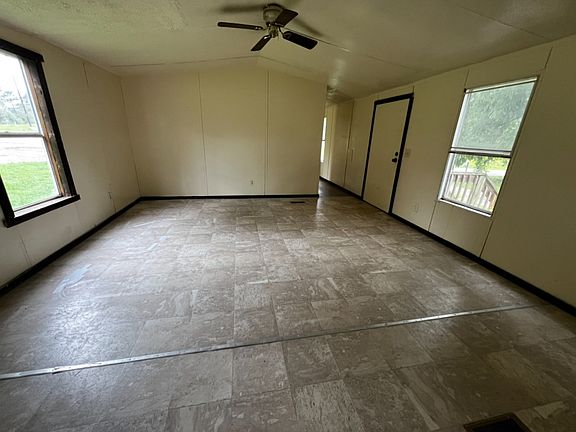 2nd image of 139 Redland Ranch Rd