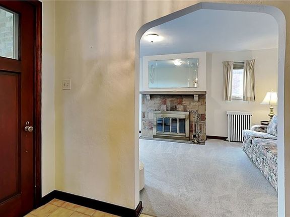 4th image of 414 Reel Ave