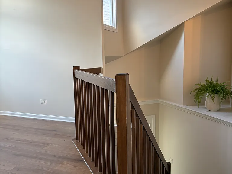 1228 Tennyson Ln — Photo 6