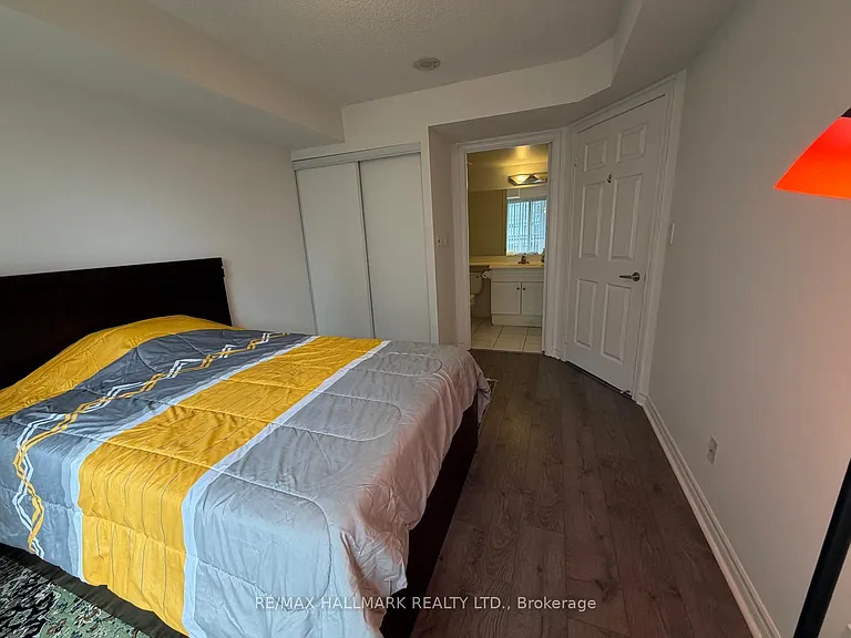 19 Barberry Pl #416 — Photo 3